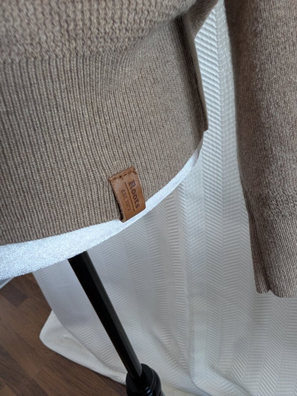 Roots Crewneck Sweater Cotton Cashmere Blend Pullover Neutral Beige Medium - Picture 6 of 13